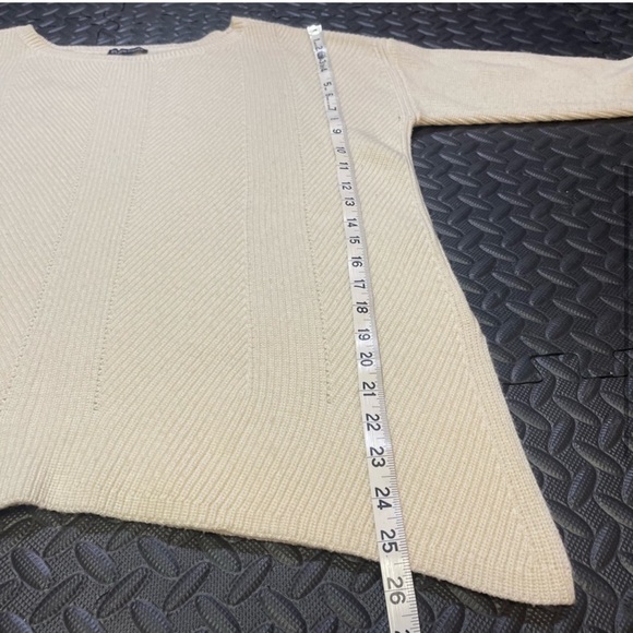Eileen Fisher Merino Wool Sweater Cream Ivory size Medium - Picture 4 of 9